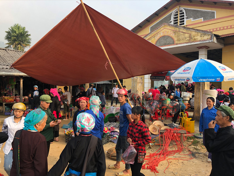 Le marché de Ban Lien