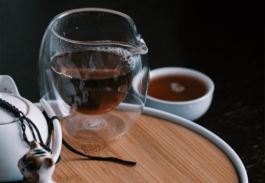 Quelle quantité de thé noir en vrac dans une tasse ?